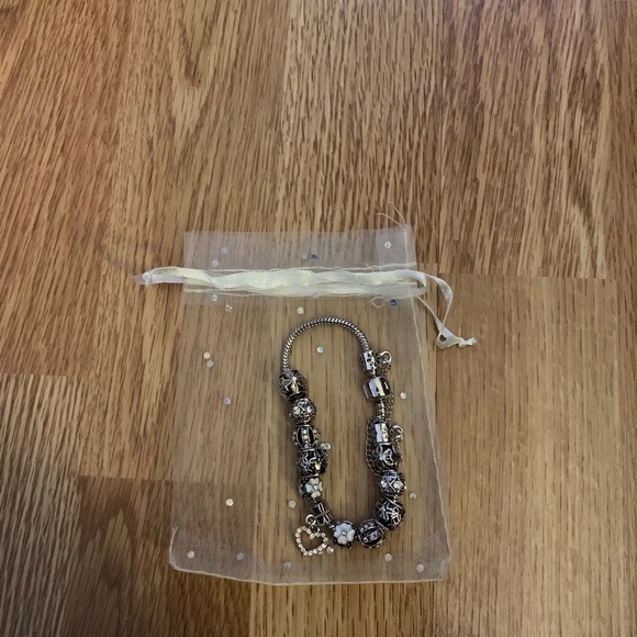 Jewelry - NEW bedazzled heart and charms bracelet